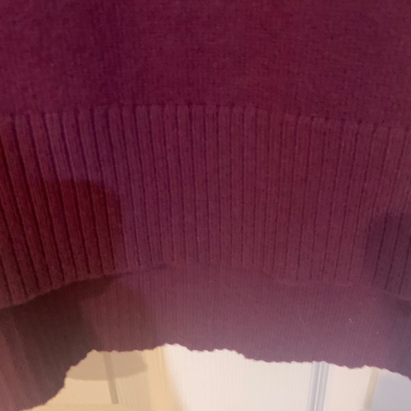 White House Black Market Burgundy Sleeveless Turtleneck Sweater sz S - Picture 4 of 8